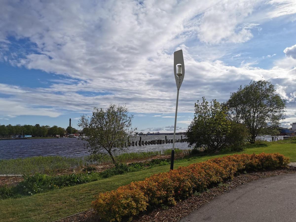 Kesklinna Silla Apartment - Free Parking 派尔努 外观 照片